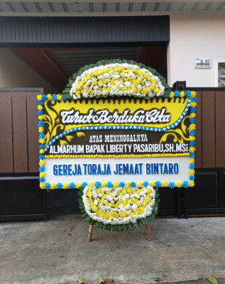 Papan Bunga Duka di Mare Kofo